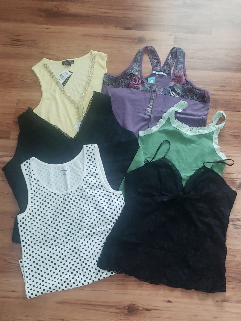 Lot Of 6 Mixed Women’s Tanks/Summer Tops  Assorted Colors XL. 4 NWT